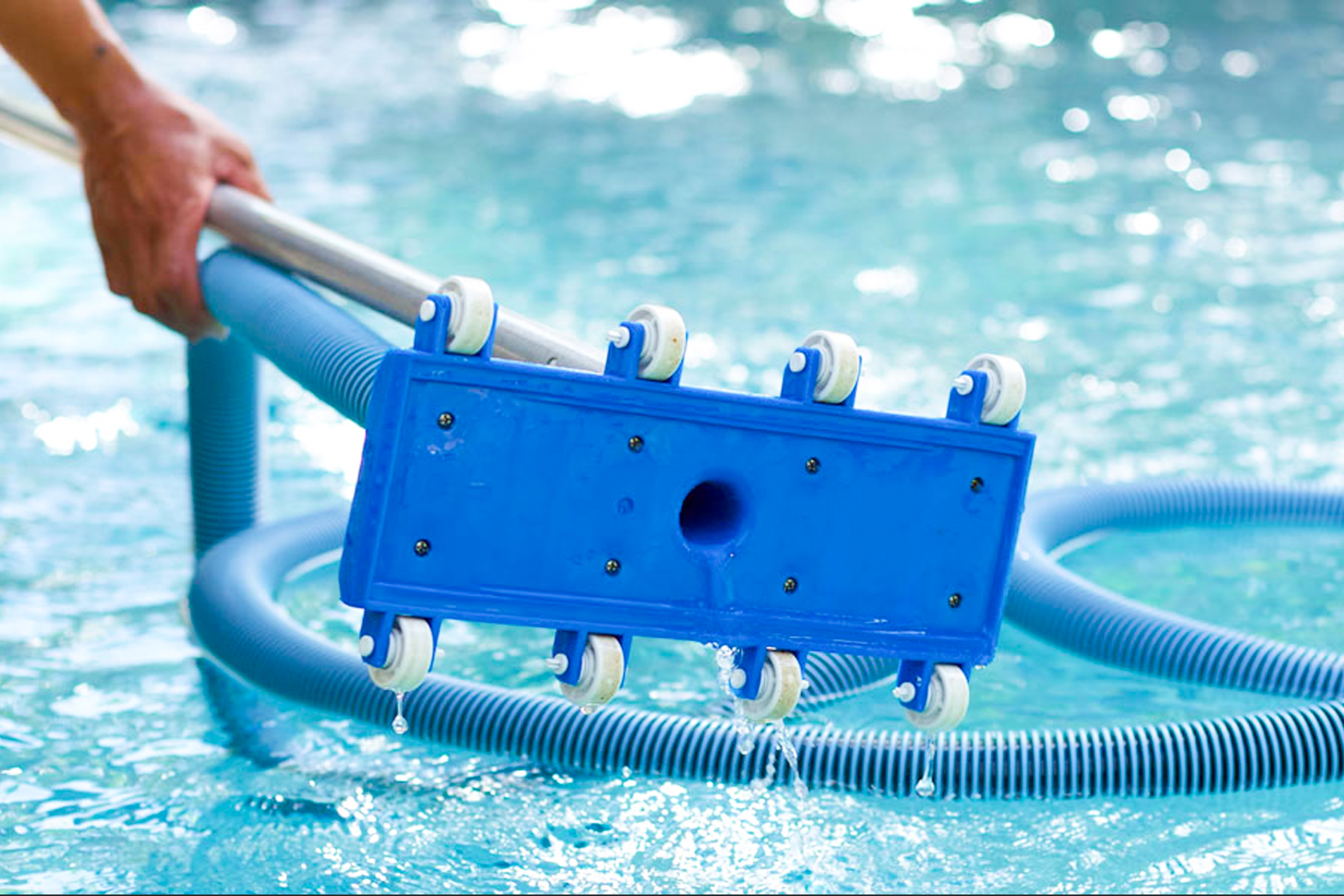 ¿Conoces los cepillos para piscinas?